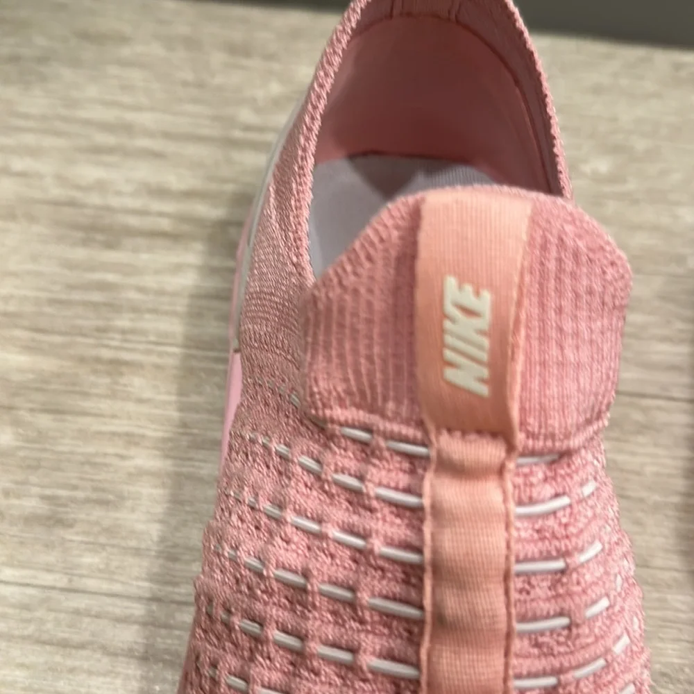 Nike women active sport shoes, size 9, pink color